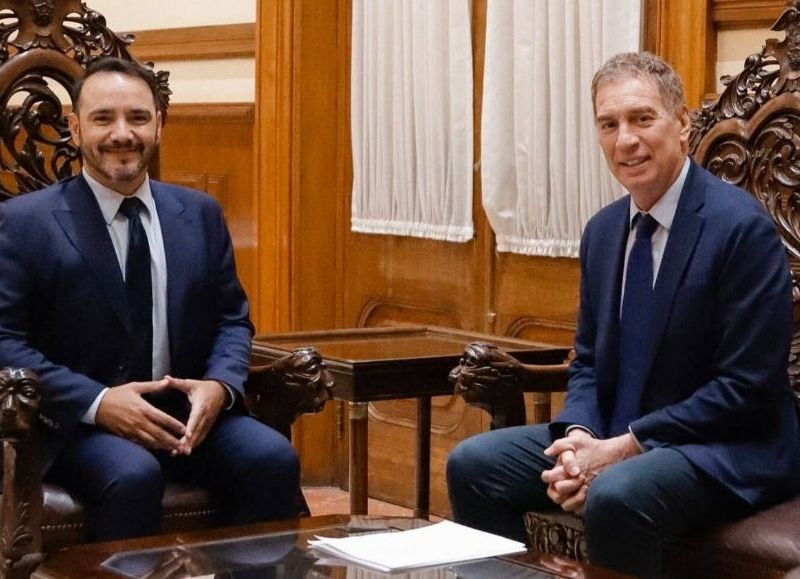 La provincia acumuló más de 68.000 millones de pesos en coparticipación mientras define aumentos salariales