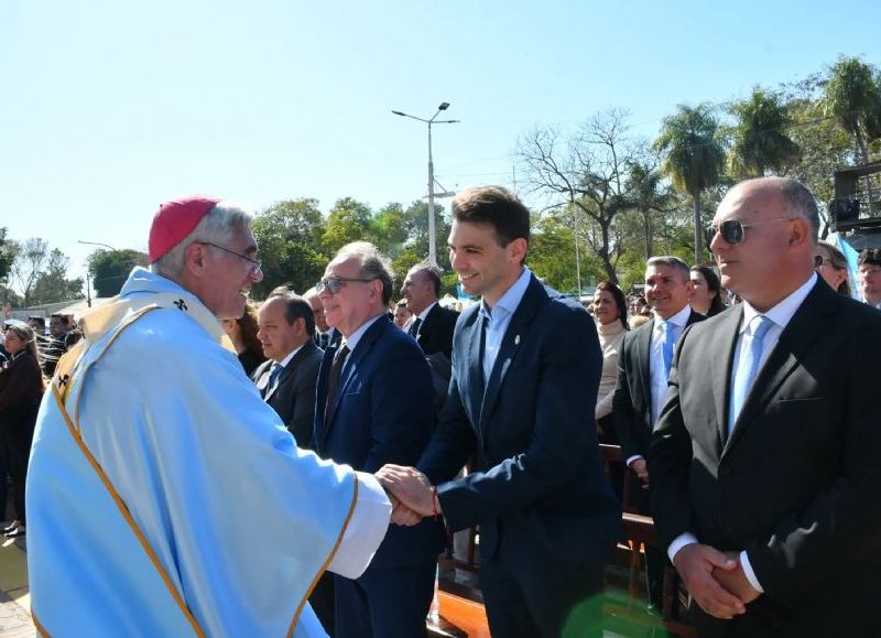 El Gobierno provincial acompañó la celebración del 126° aniversario de la Coronación Pontificia de la Virgen de Itatí