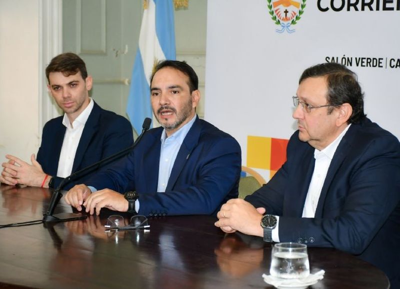 El Gobierno destinó 4400 millones de pesos para obras en diez municipios y firmó convenios con intendentes