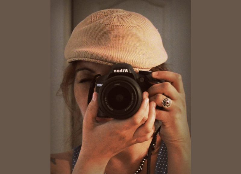 Pasión por la fotografía: Laura Scisciani logró fusionar naturaleza, arte y texturas sobre objetos