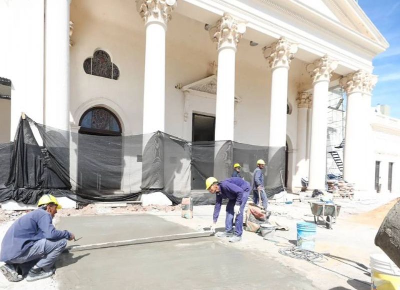 La Provincia restaura integralmente la fechada de la Catedral